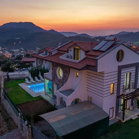 Amore 2 - 4 Bedroom In Hisaronu Villa