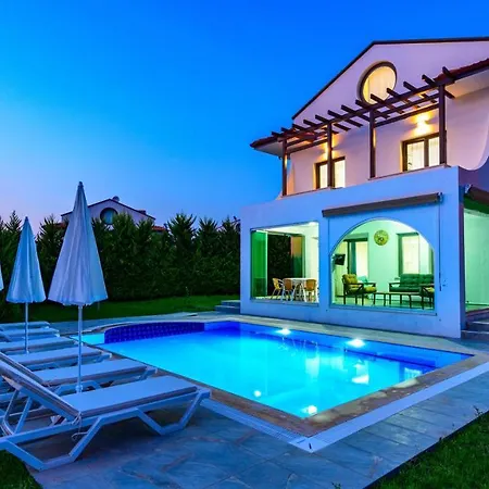 Amore 2 - 4 Bedroom In Hisaronu Villa