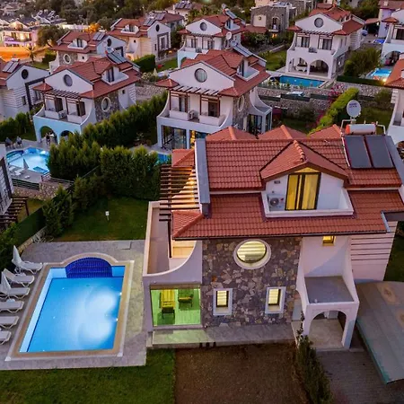 Amore 2 - 4 Bedroom In Hisaronu Villa